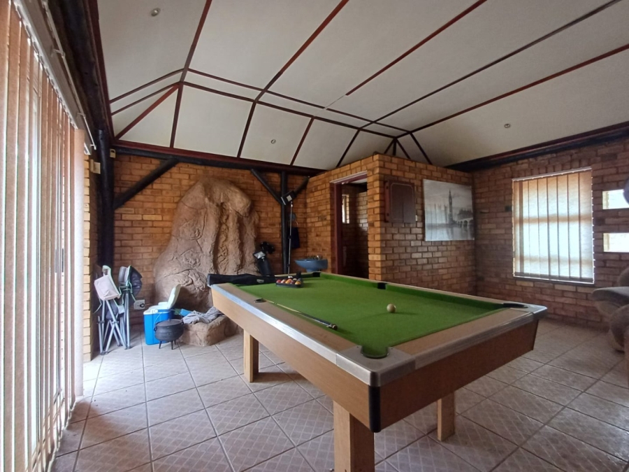 4 Bedroom Property for Sale in Flimieda North West